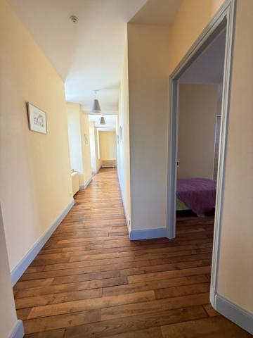 Très belle demeure de 392m² du 17ème siècle, 7 chambres, terrain de 1163m² 548 000 €