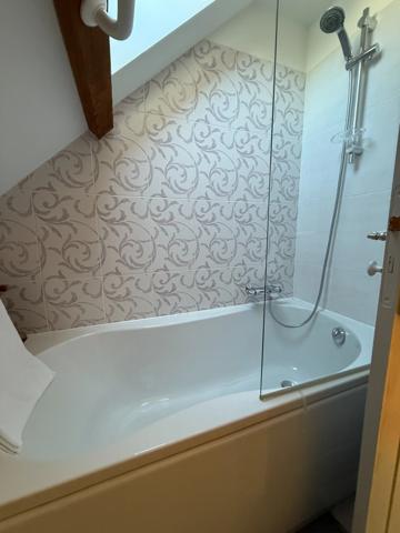 Très belle demeure de 392m² du 17ème siècle, 7 chambres, terrain de 1163m² 548 000 €