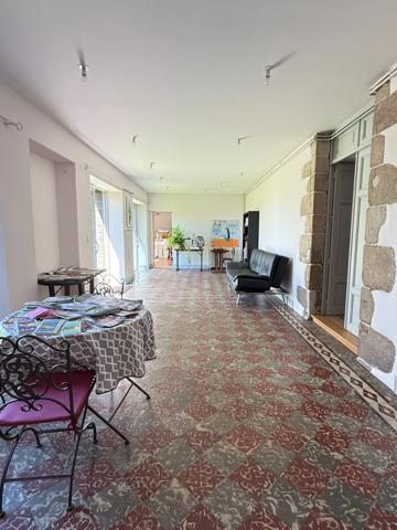 Très belle demeure de 392m² du 17ème siècle, 7 chambres, terrain de 1163m² 548 000 €