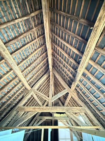 Très belle demeure de 392m² du 17ème siècle, 7 chambres, terrain de 1163m² 548 000 €