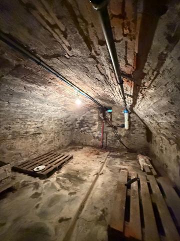 Très belle demeure de 392m² du 17ème siècle, 7 chambres, terrain de 1163m² 548 000 €