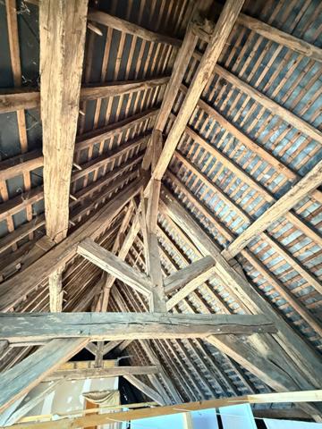 Très belle demeure de 392m² du 17ème siècle, 7 chambres, terrain de 1163m² 548 000 €