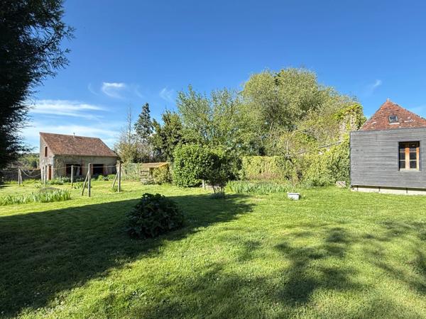 Très belle demeure de 392m² du 17ème siècle, 7 chambres, terrain de 1163m² 548 000 €