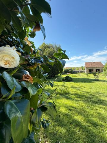 Très belle demeure de 392m² du 17ème siècle, 7 chambres, terrain de 1163m² 548 000 €