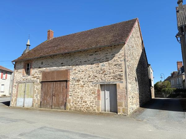 Très belle demeure de 392m² du 17ème siècle, 7 chambres, terrain de 1163m² 548 000 €