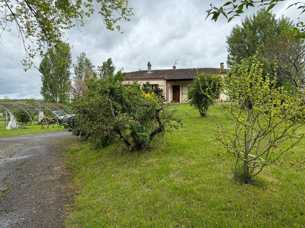 47300 VILLENEUVE SUR LOT Maison avec piscine à 10mn de Villeneuve/Lot
