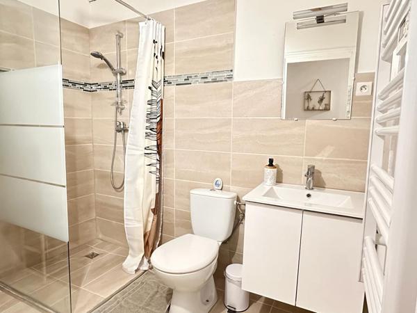 Poitiers (86000) IMMEUBLE 101 M2 3 LOGEMENTS ET COUR PROCHE CENTRE-VILLE ET GARE