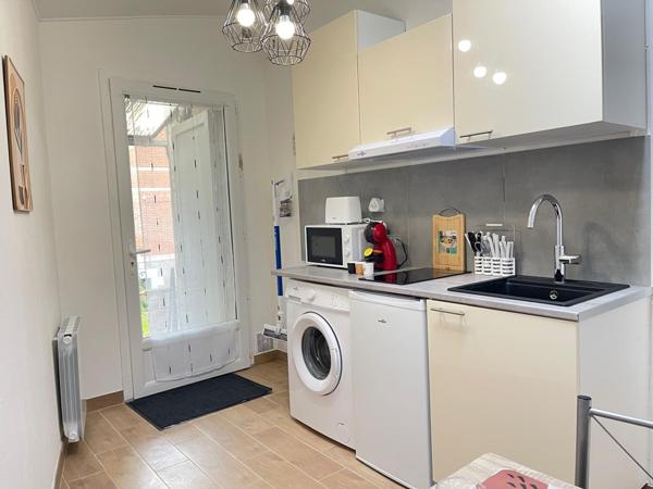 Poitiers (86000) IMMEUBLE 101 M2 3 LOGEMENTS ET COUR PROCHE CENTRE-VILLE ET GARE