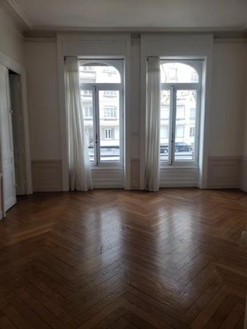 APPARTEMENT T5 A LOUER - LYON 6EME ARRONDISSEMENT Mongolfier-Le Lycee 209.81 m 2 3 100 € charges comprises par mois