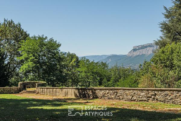 Appartement de charme dans un château datant du Haut-Moyen-Age