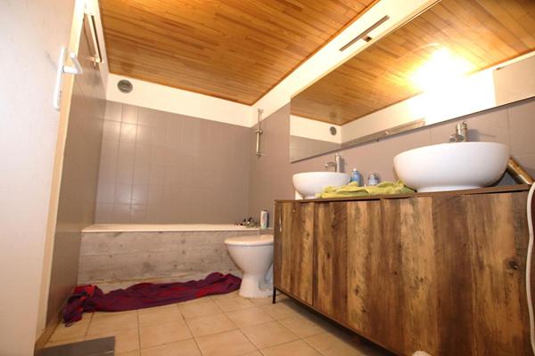 Villa 4 chambres de 120 m² habitables sur une parcelle de 265 m²