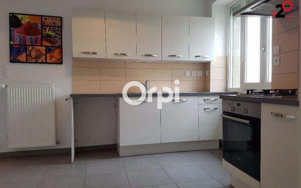 Appartement à louer    3 pièces •  Saint-Martin-en-Haut