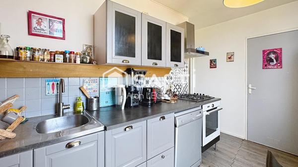 Super appartement traversant et verdoyant