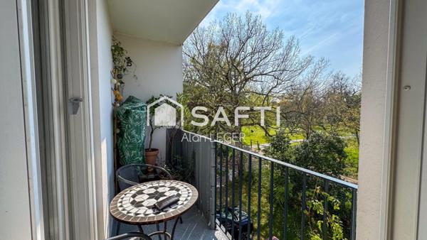 Super appartement traversant et verdoyant