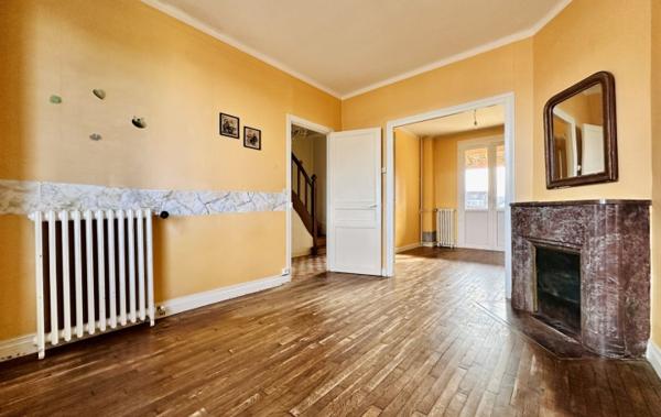 Vente Maison de ville Mitoyenne à rafraîchir Boussac   