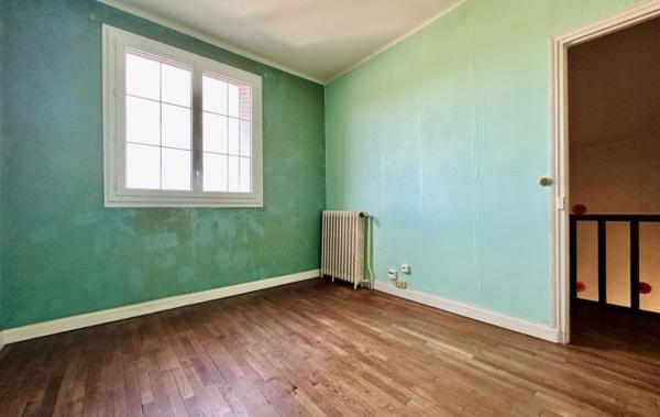 Vente Maison de ville Mitoyenne à rafraîchir Boussac   