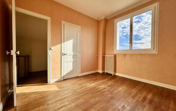 Vente Maison de ville Mitoyenne à rafraîchir Boussac   