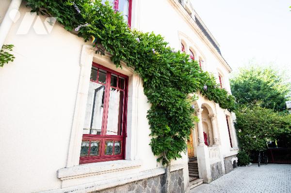 centre ville Remiremont, magnifique maison bourgeoise de 1904 , terrain attenant aménagé de 462 m²