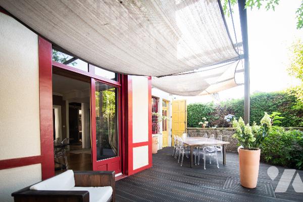 centre ville Remiremont, magnifique maison bourgeoise de 1904 , terrain attenant aménagé de 462 m²