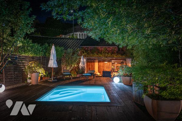 centre ville Remiremont, magnifique maison bourgeoise de 1904 , terrain attenant aménagé de 462 m²