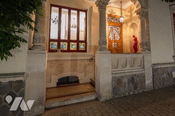 centre ville Remiremont, magnifique maison bourgeoise de 1904 , terrain attenant aménagé de 462 m²