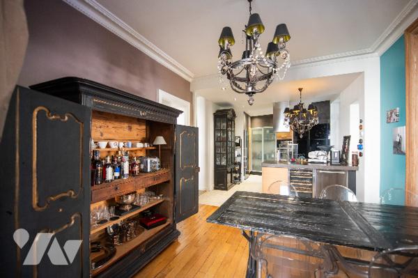 centre ville Remiremont, magnifique maison bourgeoise de 1904 , terrain attenant aménagé de 462 m²