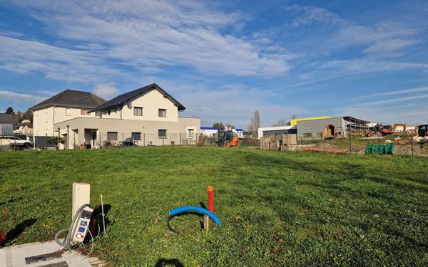 Terrain à vendre    La Biolle