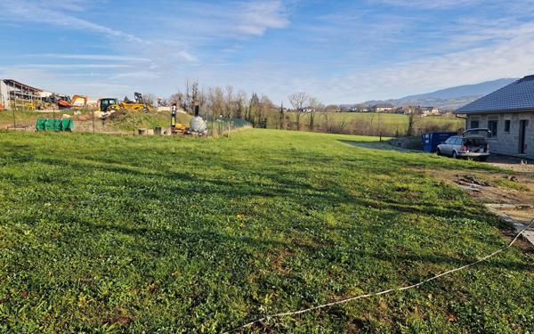 Terrain à vendre    La Biolle