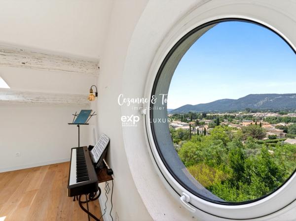 L'ÉLÉGANCE D'UNE MAISON DE CARACTÈRE EN PLEINE NATURE