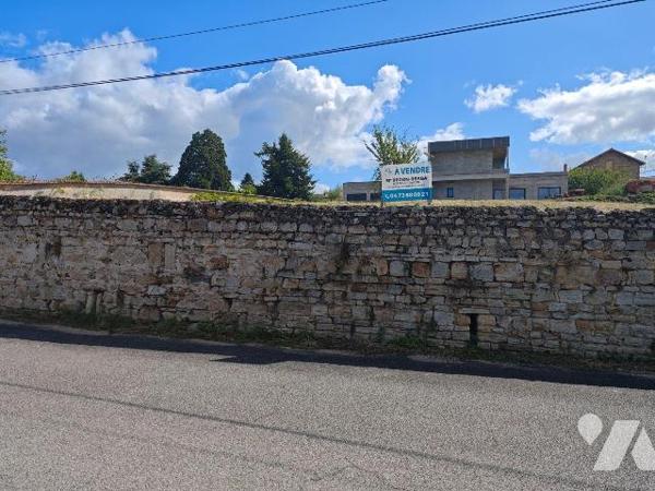 L'Office Notarial vous propose à la vente un terrain constructible de 816 m², idéalement ...