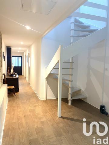 Maison d’architecte 5 pièces de 308 m² à Rochefort (17300)