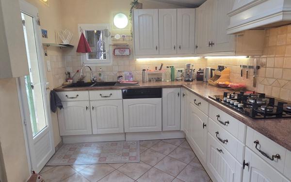 Maison à vendre    3 pièces • 70 m2 Marseille 11