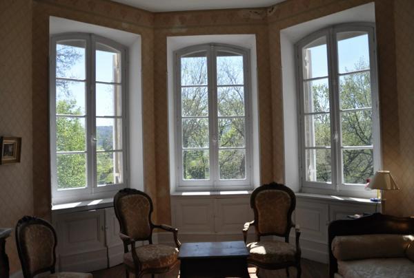 Château Classé de 1840 avec Dépendance et Installations Équestres sur 5,11 ha
