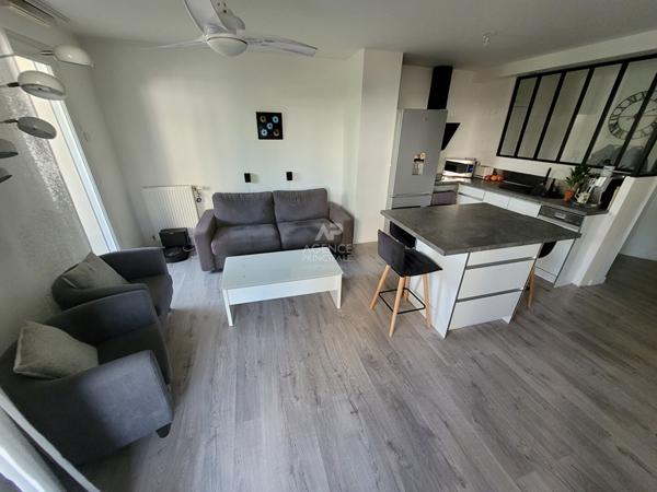 Appartement 2 pièce(s) POISSY €220 000 ** - Référence 9135
