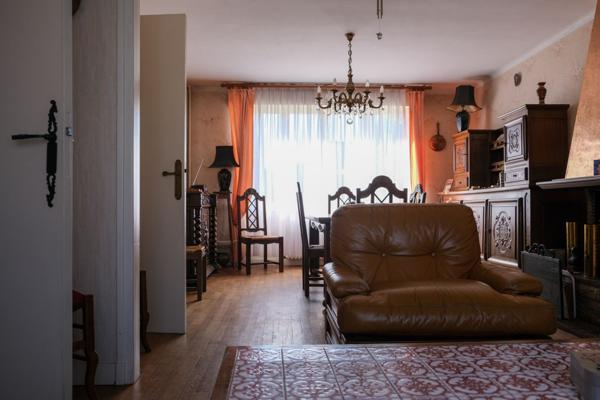 Vente Maison106,06 m² - 5 Pièces - PARIS (0)