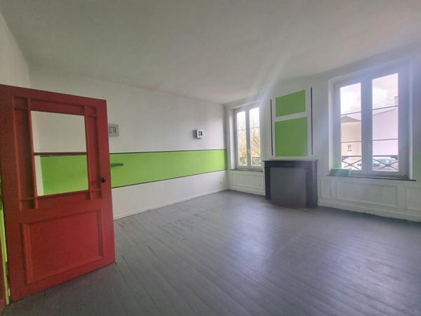 Maison  11 pièce(s) 241 m2