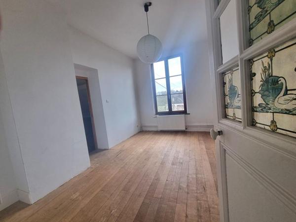 Maison  11 pièce(s) 241 m2