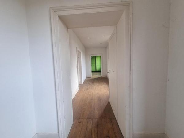 Maison  11 pièce(s) 241 m2