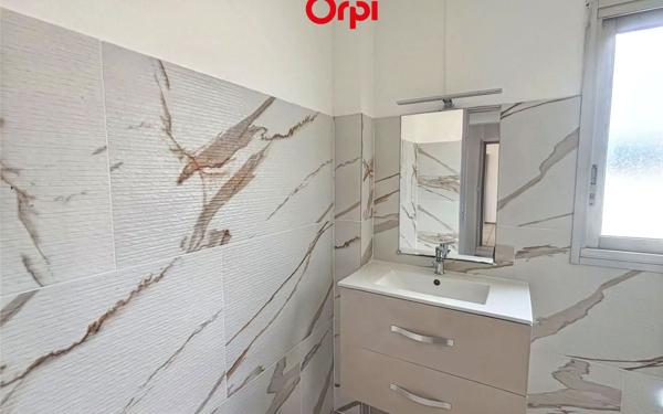 Appartement à vendre    3 pièces • 90 m2 Le Port