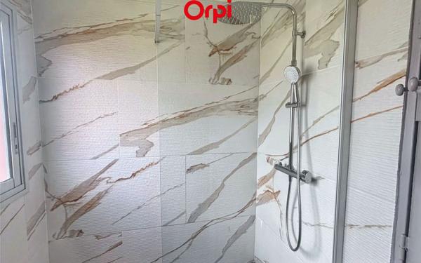 Appartement à vendre    3 pièces • 90 m2 Le Port