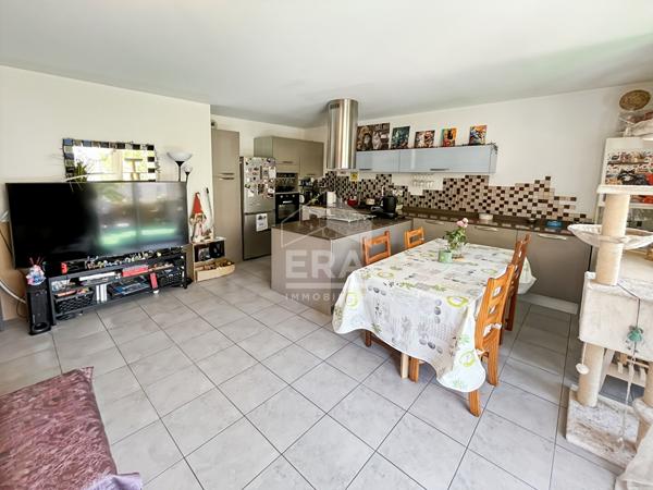 SEPTEMES LES VALLONS - Appartement T3 de 66.15m2, avec une terrasse de 18m2.