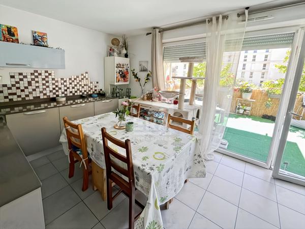 SEPTEMES LES VALLONS - Appartement T3 de 66.15m2, avec une terrasse de 18m2.