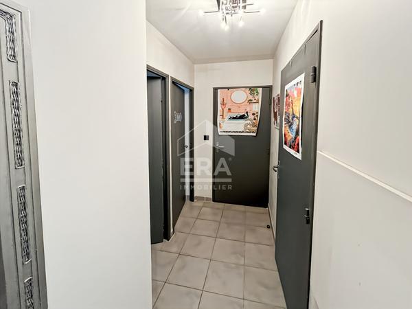 SEPTEMES LES VALLONS - Appartement T3 de 66.15m2, avec une terrasse de 18m2.