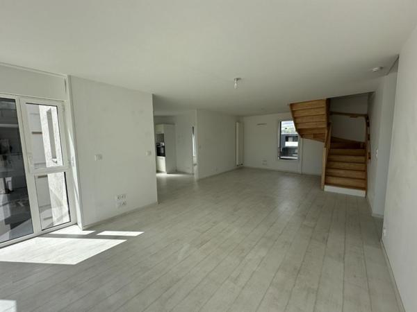 Appartement T6 à louer - 108 m² (réf : 512703)