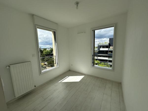 Appartement T6 à louer - 108 m² (réf : 512703)