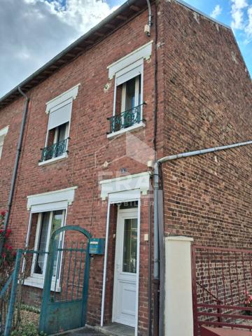 CHAUNY, PROCHE CENTRE ET GARE