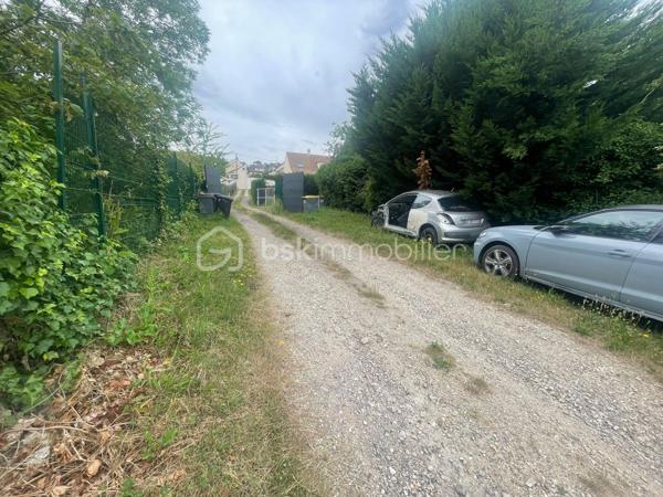 Terrain de 1 443 m²