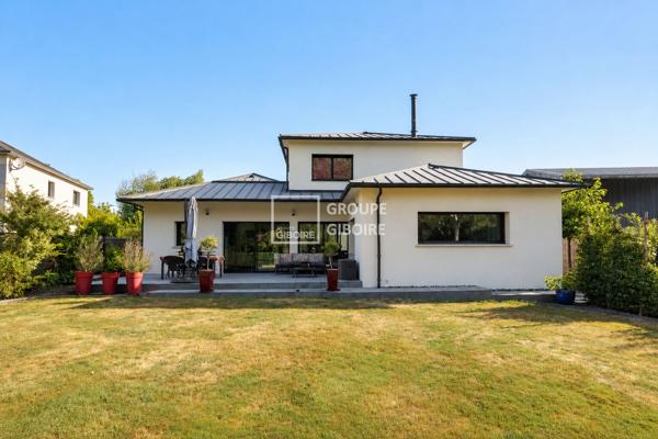 Maison T5 à vendre MONTGERMONT - 150 m² (réf : DBT26574)