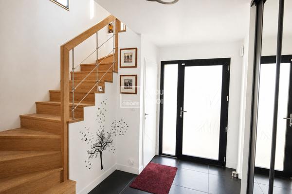 Maison T5 à vendre MONTGERMONT - 150 m² (réf : DBT26574)