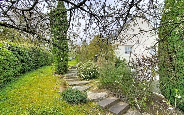 Maison à vendre    5 pièces •  Vouvray